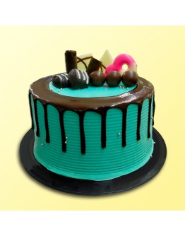 6" Chocolate Delicious - Drip Cake 1